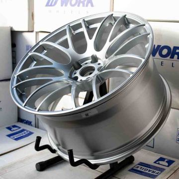 WORK EMOTION M8R 20x10.5 5x114.3 ET28 in Glanz Silver